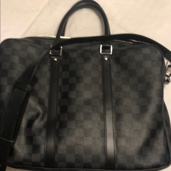 Louis Vuitton Messenger Bag - Picture 1 of 1